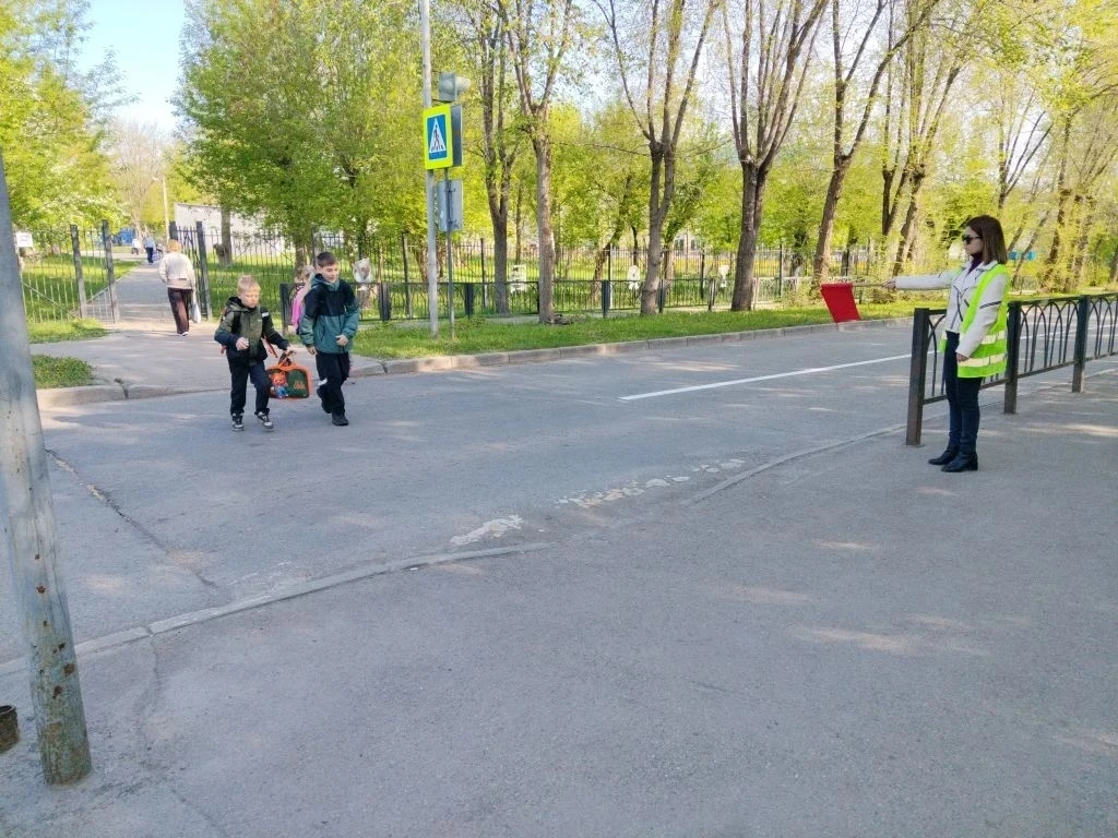 🚓⚡В Магнитогорске проходит рейдовое мероприятие "Ребенок - главный пассажир!".  🛃🚗Сотрудники полиции