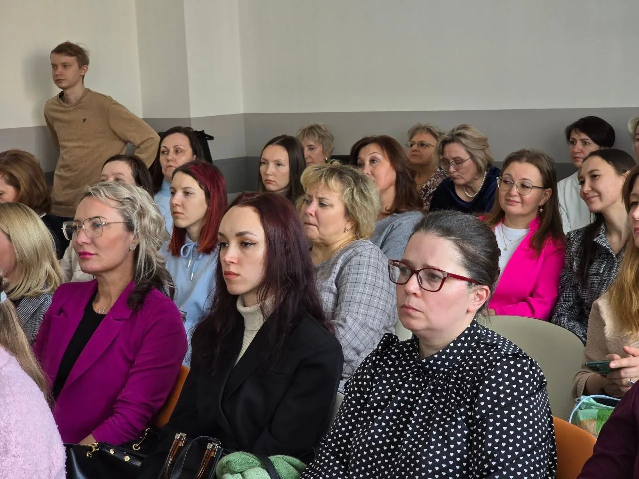 👩‍⚕ Более 80 операционных медсестёр Среднего Урала обсудили особенности своей работы и задачи в хиру