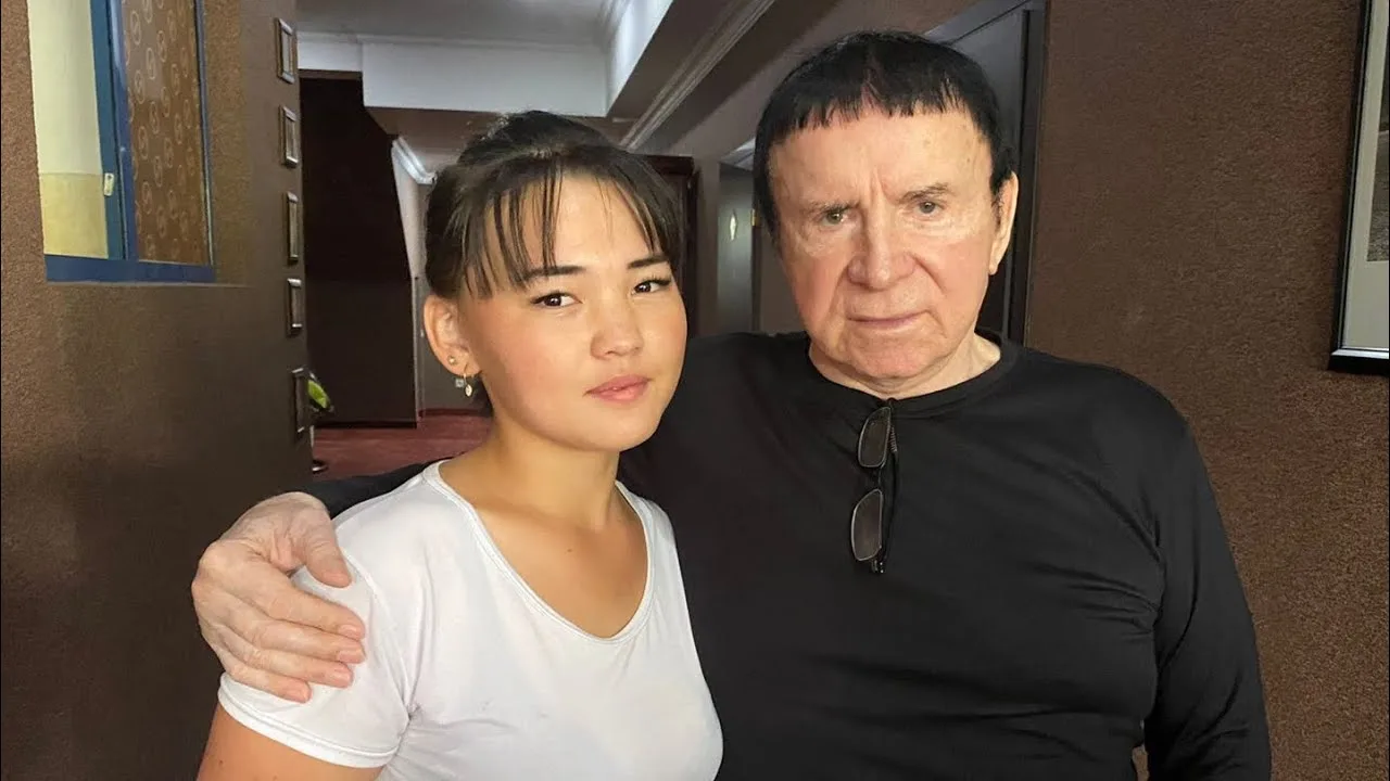 Сегодня стало известно, что от сердечной недостаточности скончался Анатолий Кашпировски...