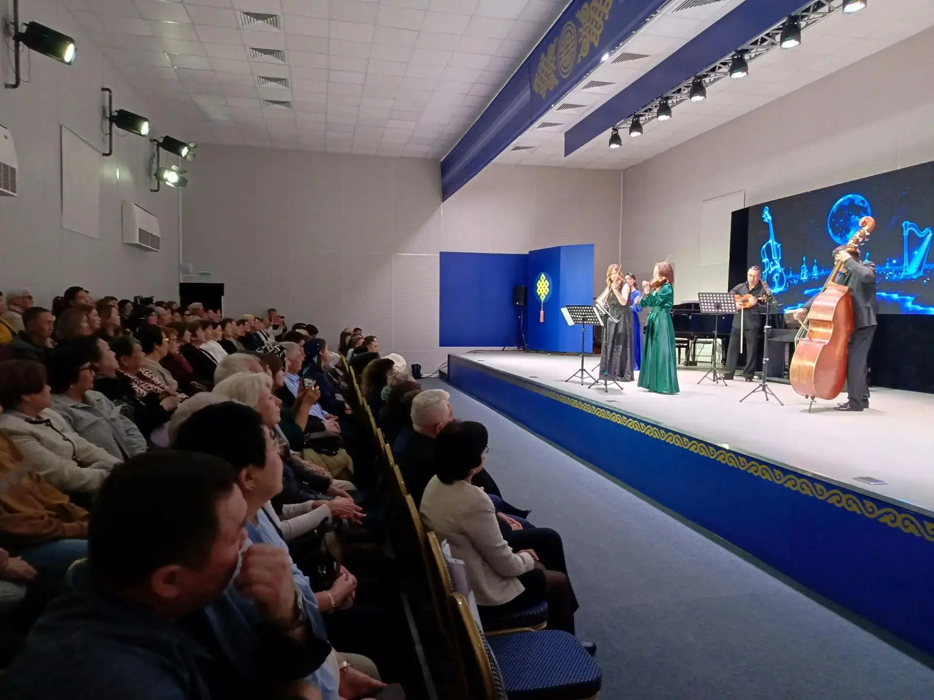 🎉 Калмыцкая госфилармония отмечает 55‑летие в обновленном концертном зале