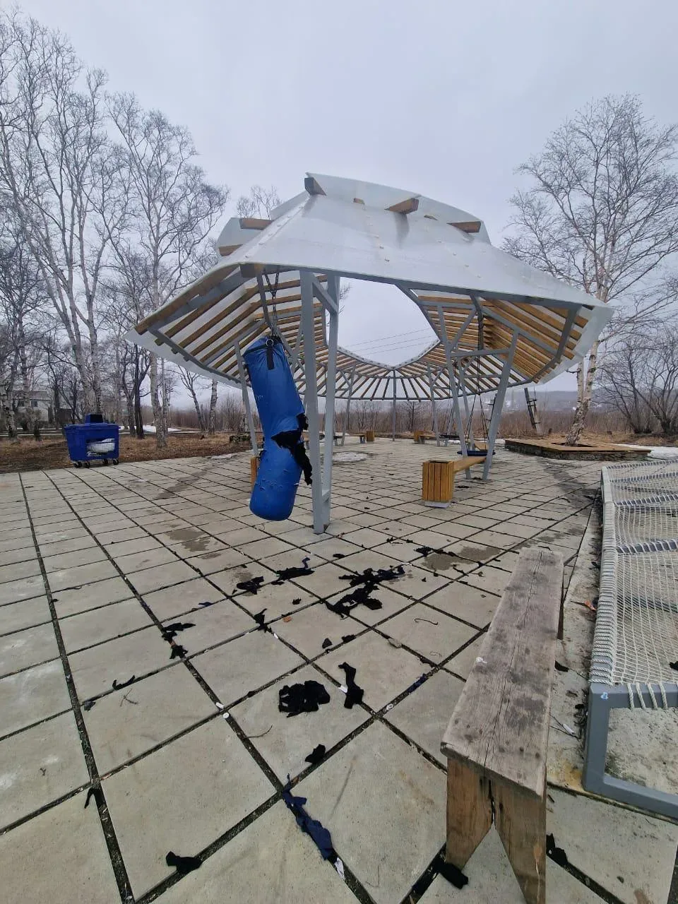 В 7 районах Сахалинской области зафиксированы случаи вандализма на общественных территориях   📍В теч