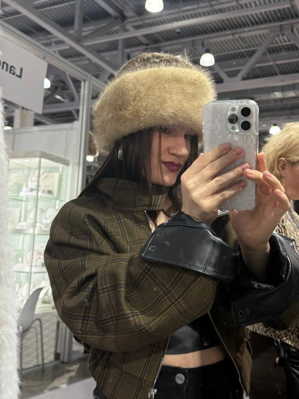 Новая ткань шанель с пайетками!