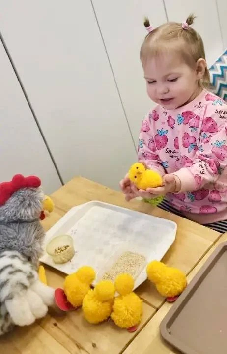 Мама, вам не нужно становиться педагогом для ребенка 💛