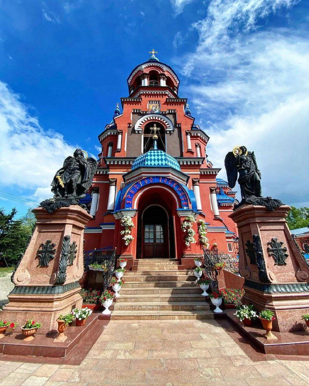 Собор в честь Казанской иконы Божией Матери 
#Иркутск

Эту церковь построили во имя Казанской иконы 