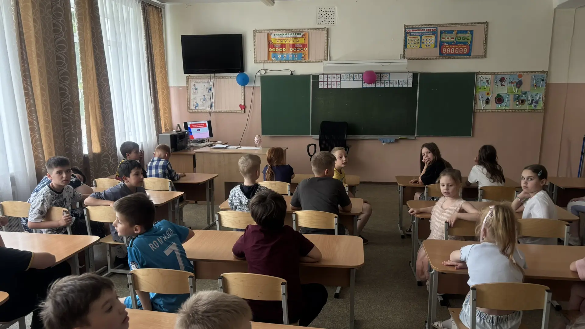 ✨ День России в нашем пришкольном лагере прошел ярко и познавательно! ✨

Сегодня для каждого отряда 