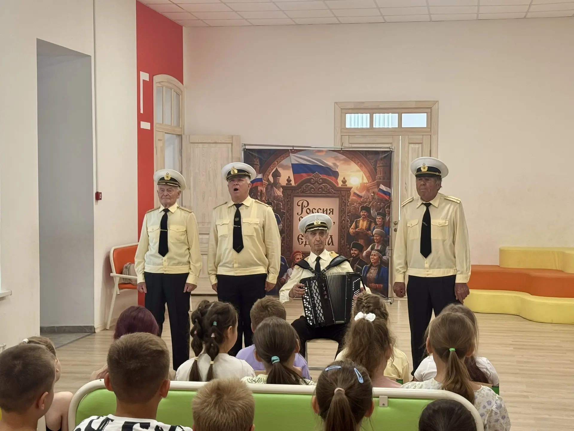 🌎🤲🏻🌱Прямо сейчас в наших лагерях выступает вокальный ансамбль «Морская душа🌊» («Казачье подворь