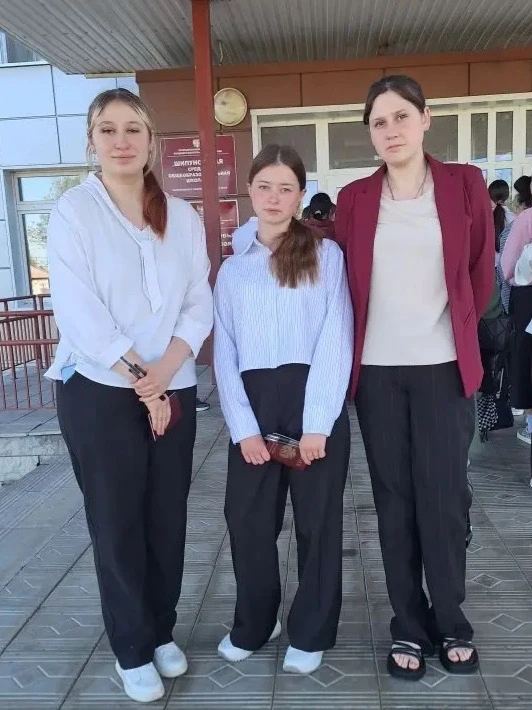 ЕГЭ. Половина пути позади! 🎓✨ 

Наши выпускницы уже сдали два экзамена, и осталось преодолеть ещё д