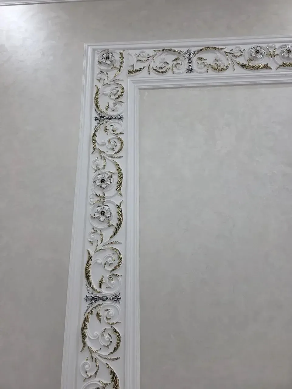 Шикарный интерьер банкетного зала с материалами A.M. Decor🔥

Мастер: Роман Афанасьев, г.Армавир ✨

