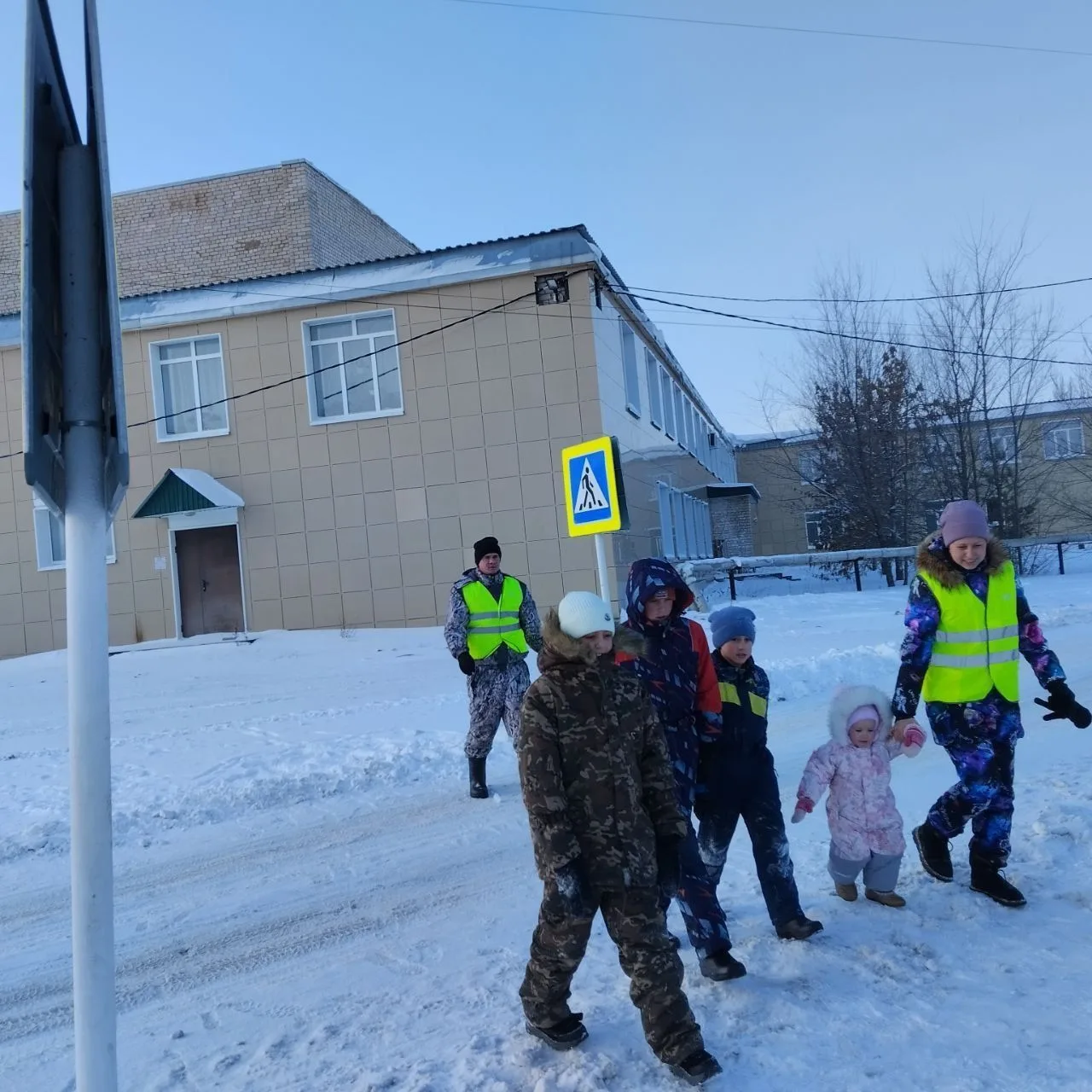 🚦🚦🚦 РОДИТЕЛЬСКИЙ ПАТРУЛЬ Благодарим родителей 3в и 4е классов МБОУ "Школа № 36" г.о. Самара за участ