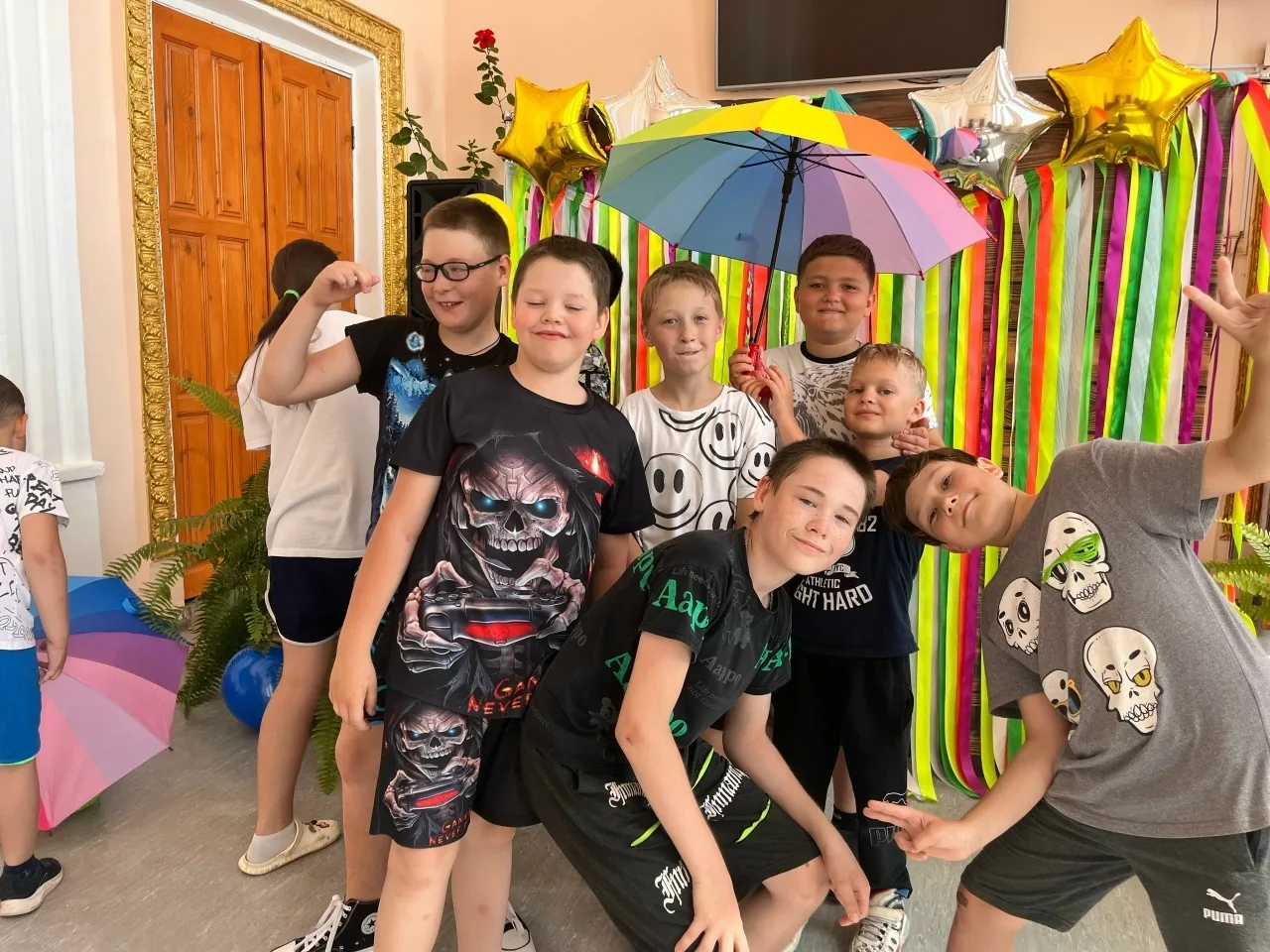 👫💚👫Лето – чудесная пора, словно специально создана для того, чтобы дети прыгали, бег...