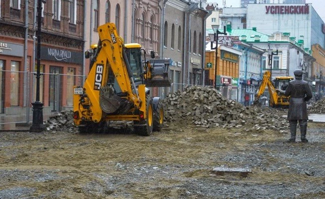 Подрядчику работ на Вайнера выписали 3 штрафа на сумму 600 тыс. руб.
