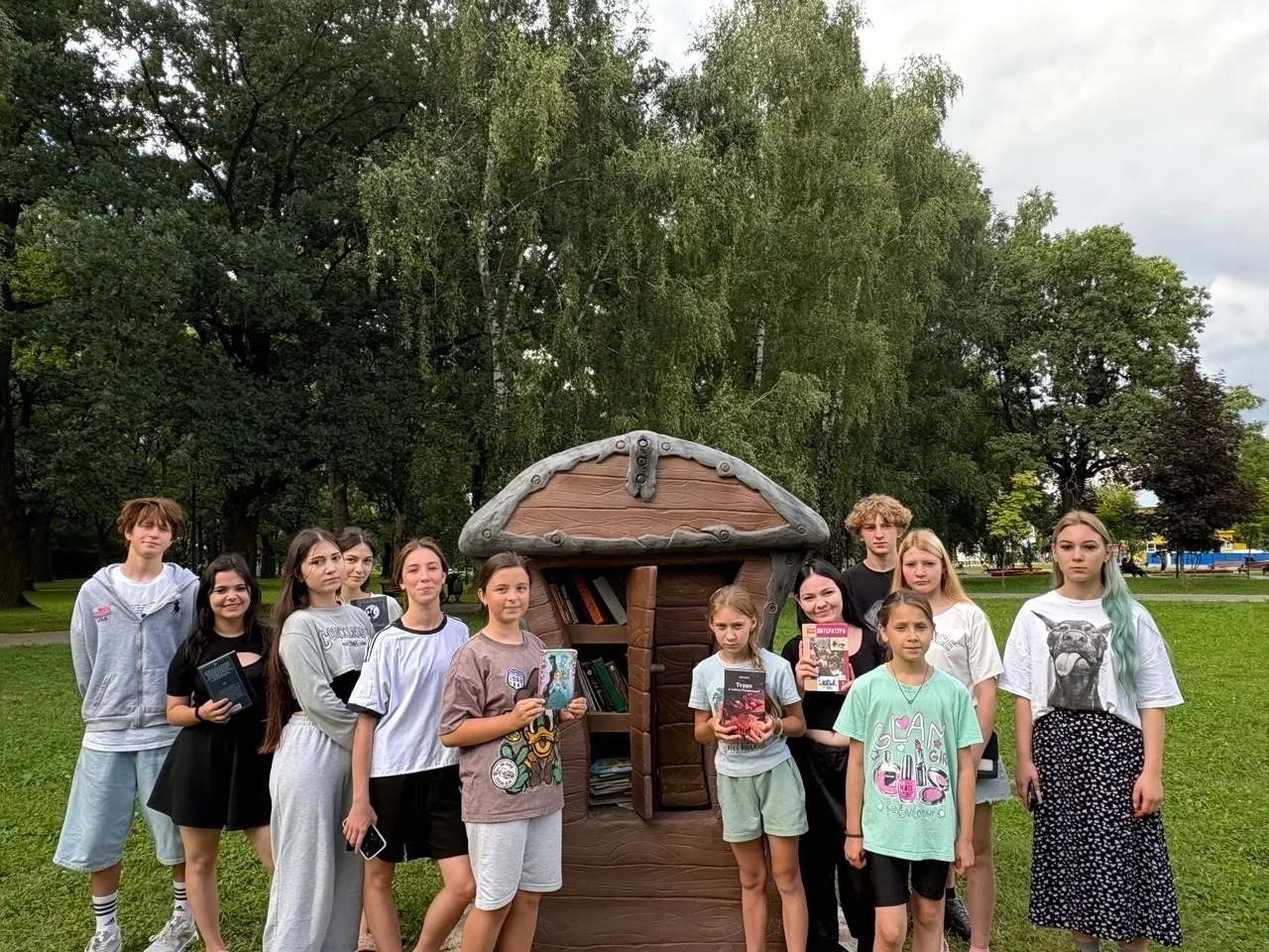 🎉 Прогулка с литературным настроением🎉

Во время прогулки в парке посёлка Первомайский, Тульской о