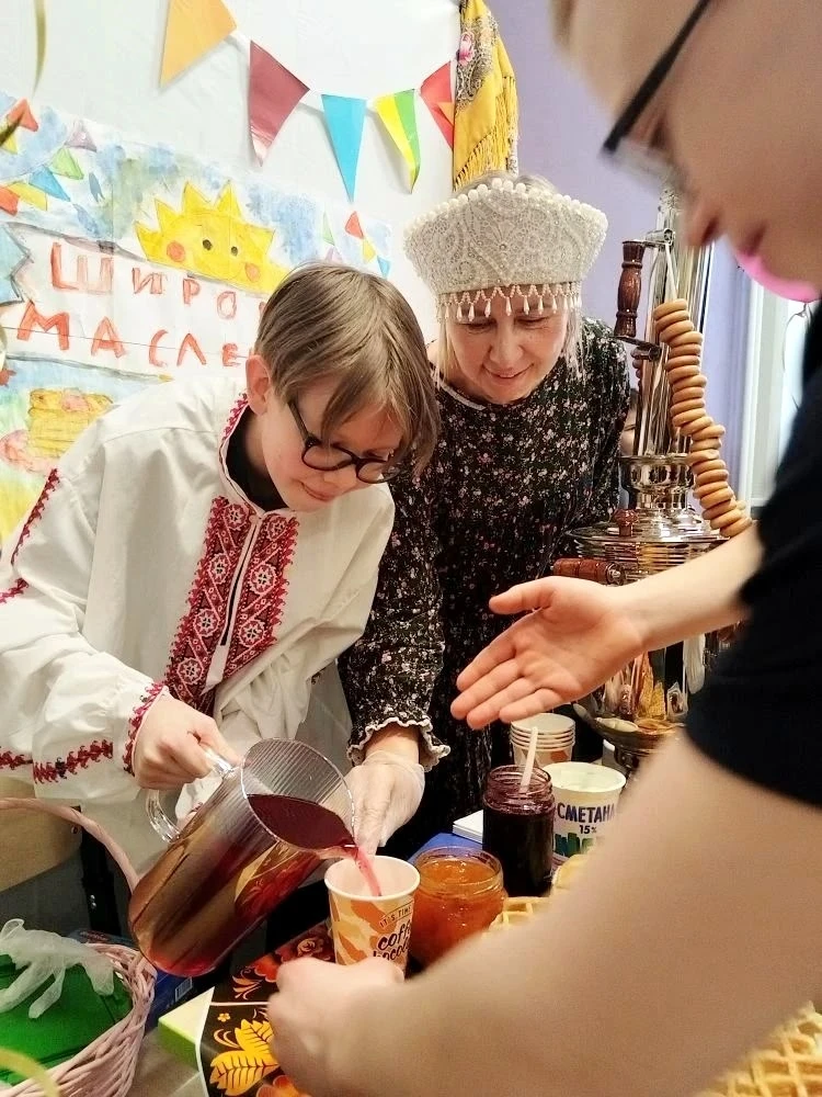 ТРАДИЦИИ В #МАОУСОШ222 ✅  Вчера в нашей школе состоялась замечательная благотворительная ярмарка "Ши