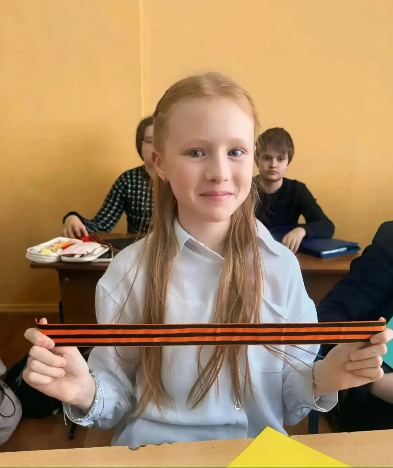 Память в творчестве: акция «Георгиевская ленточка»  В Домодедовской школе №1 кипит интересная творче