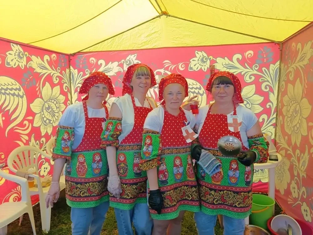 «Доктор Борщ» против стихии: вкусная победа медиков на Дне России! 🥣🇷🇺

Сегодня молодёжный совет 
