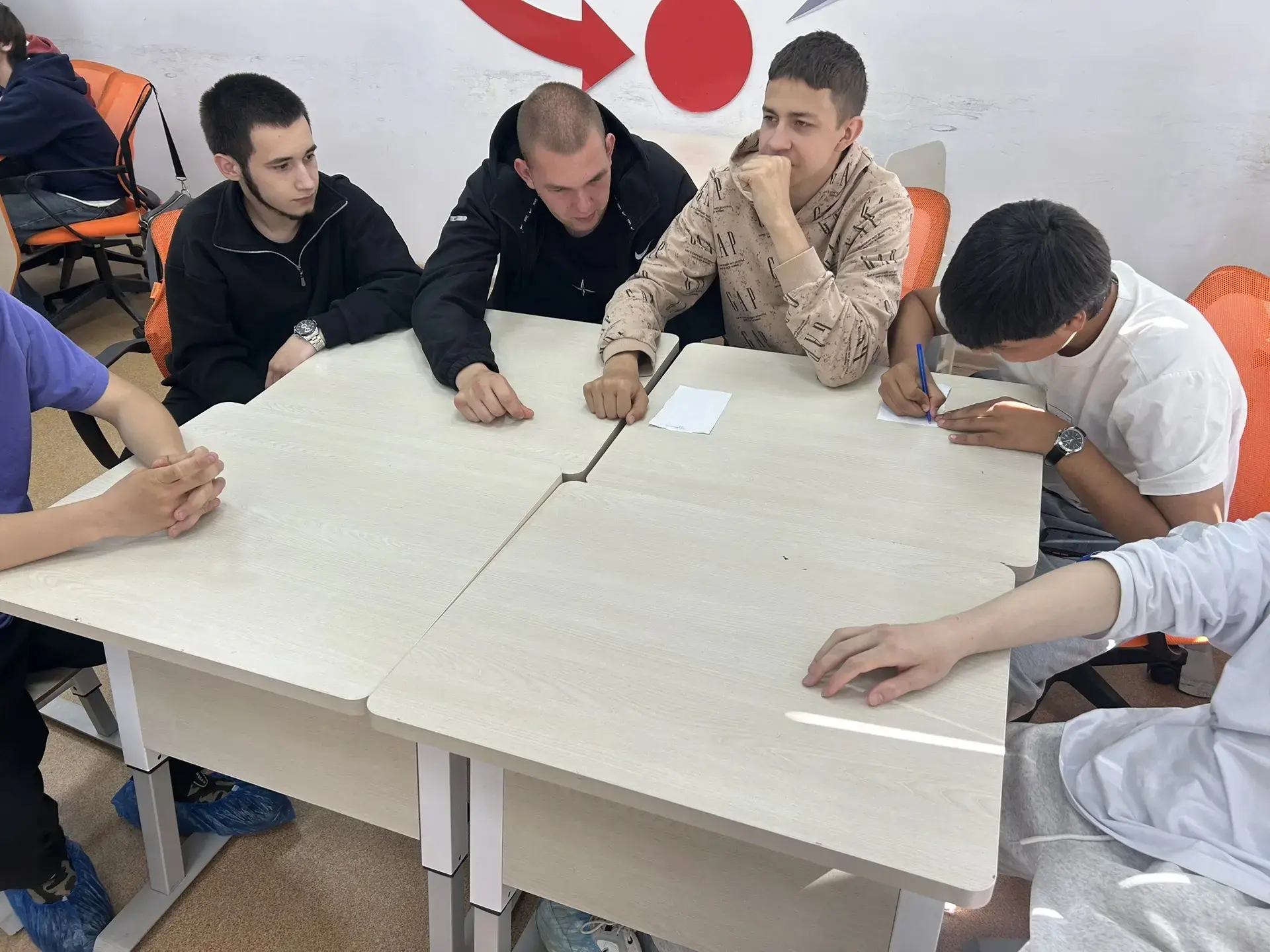 🔥 Готовь маску — скоро День сварщика! 🔥