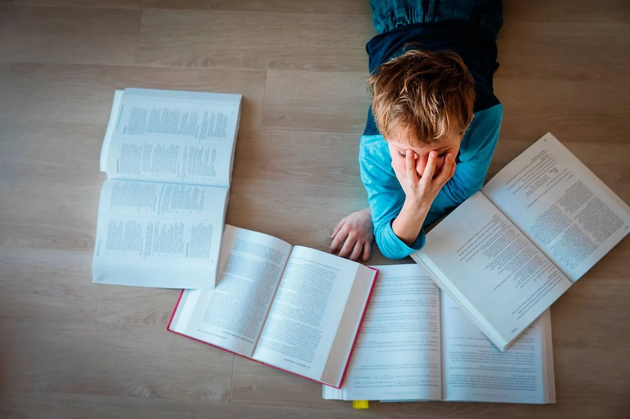 🧠 Почему дети перечитывают одну и ту же строчку несколько раз?