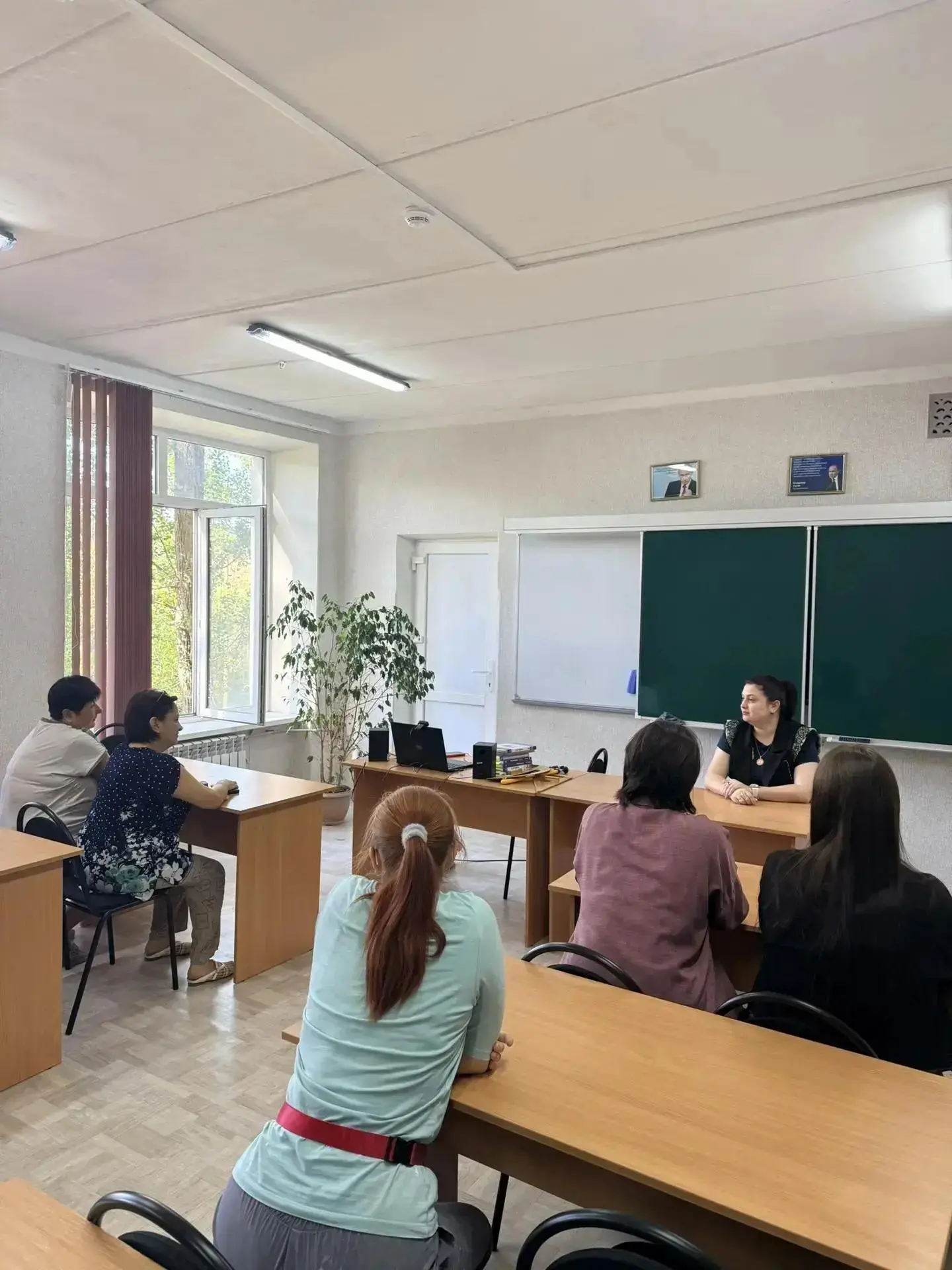 В Центрально-Городском районе Горловки прошла встреча лидера общественного мнения с жит...