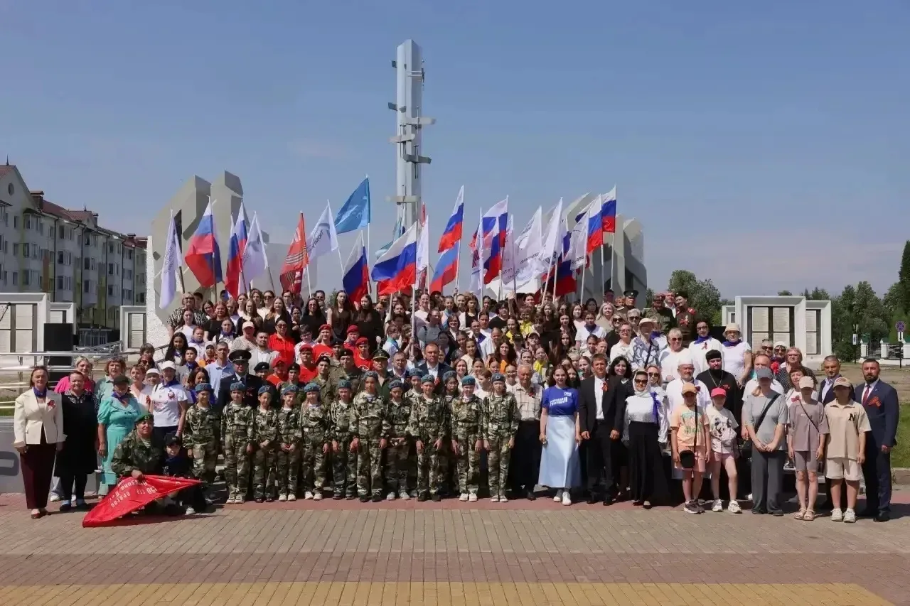 Воспитанники 5 отряда стали сегодня участниками митинга памяти у Вечного огня.