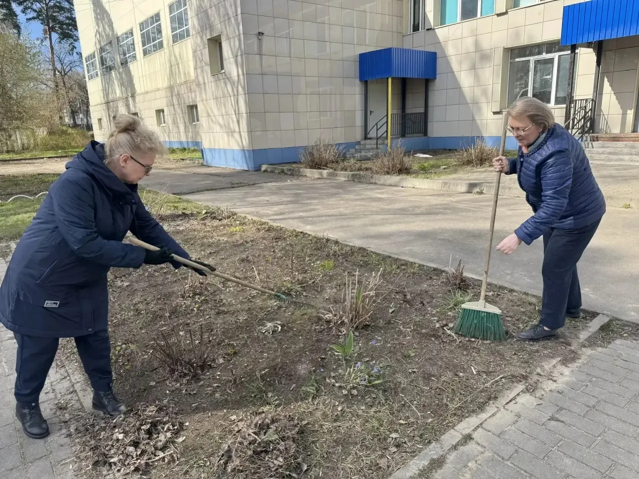 🌿 В Подмосковье стартовала серия субботников «Мы за чистоту».
