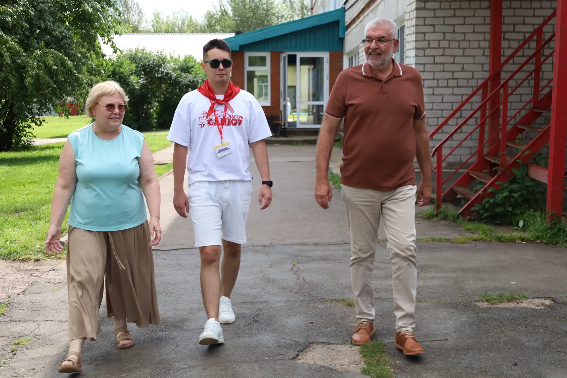 Уполномоченный по правам человека в Пермском крае Игорь Сапко посетил детский лагерь «Салют».

Ещё в