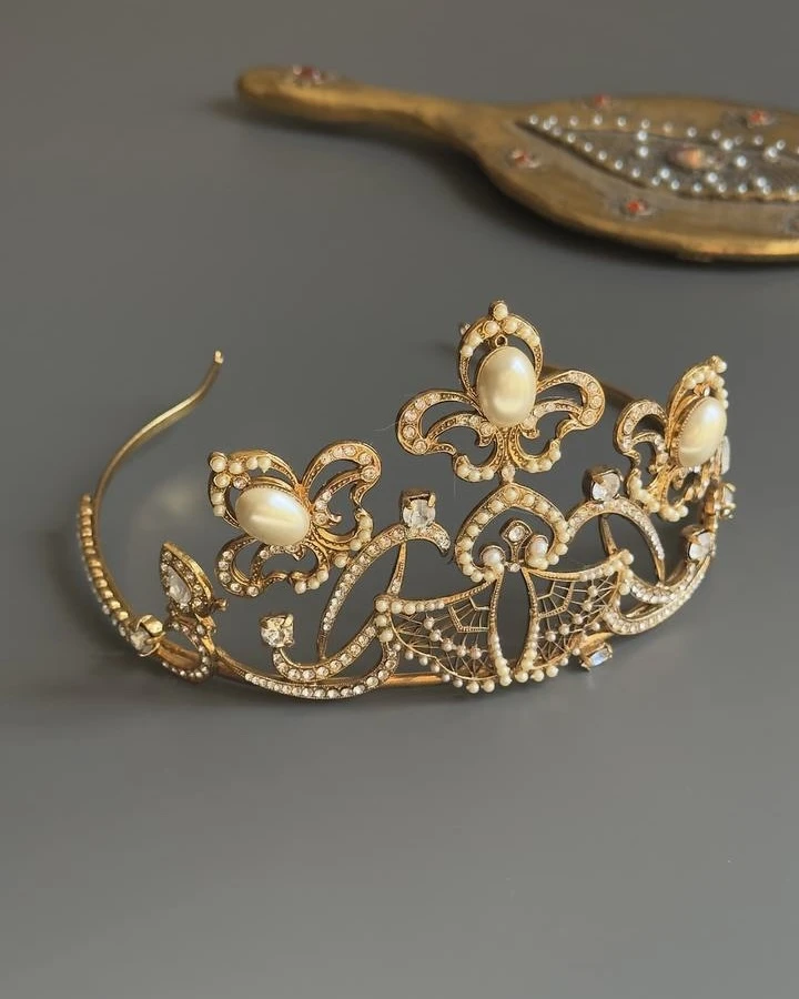 Украшения Ornella Bijoux дарят теплое ощущение преемственности, наследования чего-то ос...