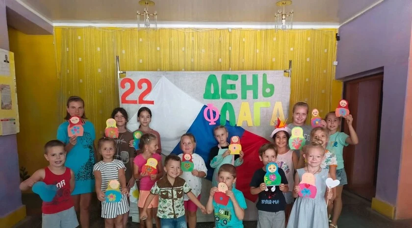 Юные жители Бердянска научились делать матрешек своими руками