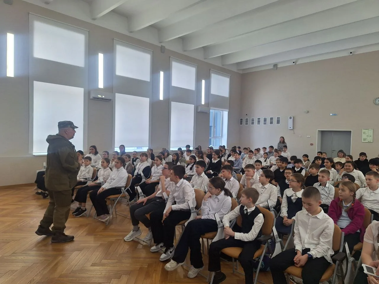 В преддверии Дня защитника Отечества в школе состоялась встреча пятиклассников с руководителем поиск