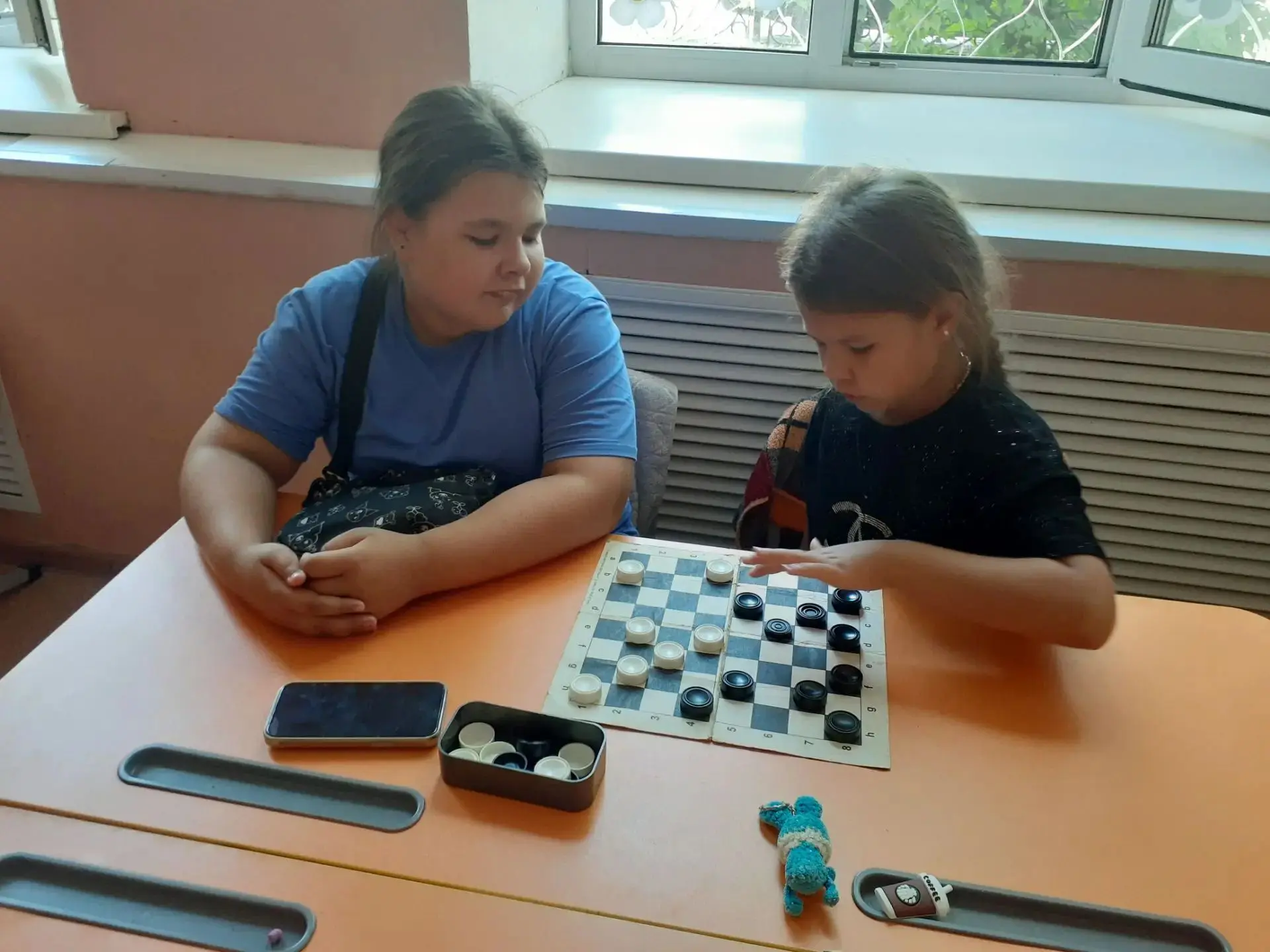 Сегодня в нашем в некотором царстве, в отряде Незабудки, царь Царевич-Арсений просил ребят рассмешит