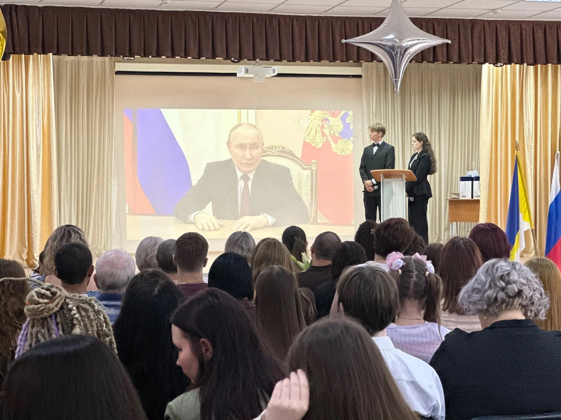 🎉 Сегодня в нашем строительном колледже прошёл долгожданный выпускной! 🎉

Этот день был наполнен э