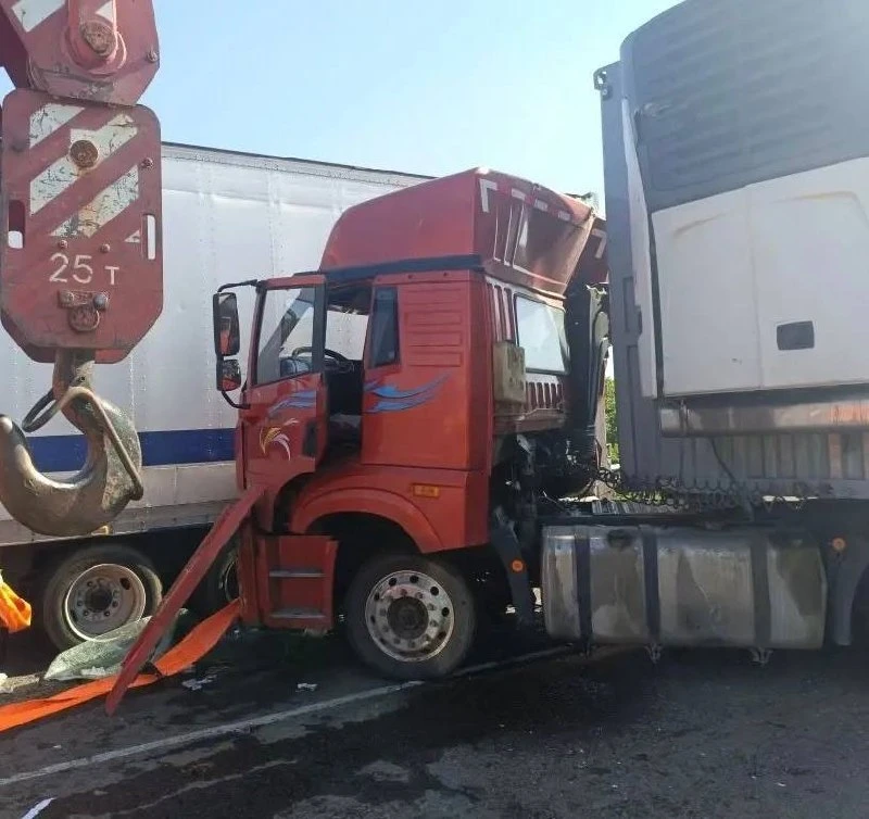 🚗Кабину смяло после удара двух фур на трассе в Приморье  Жёсткое ДТП с участием двух большегрузов пр