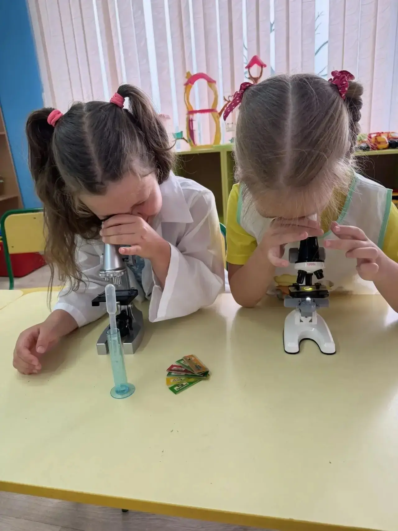 Невидимый мир под микроскопом: как прошёл наш день здоровья! 🔬🦠