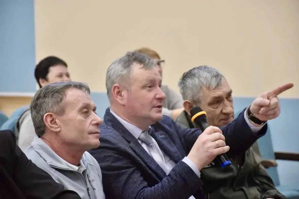 Ко Дню защитника Отечества в нашей школе 20 февраля состоялось торжественное поздравление мужской ча
