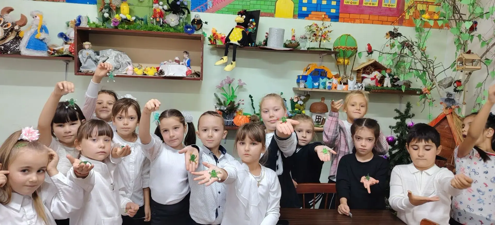 😘Сегодня на занятии ребята -первоклассники  из объединения "Мастерили " вместе с педаг...