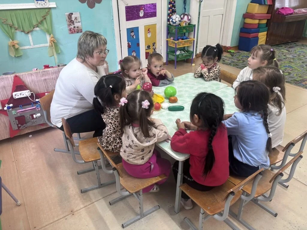 ✨ «Правильно питайся – здоровья набирайся!»
🍎 В филиале ДС «Василёк» прошёл тематический день «Прав