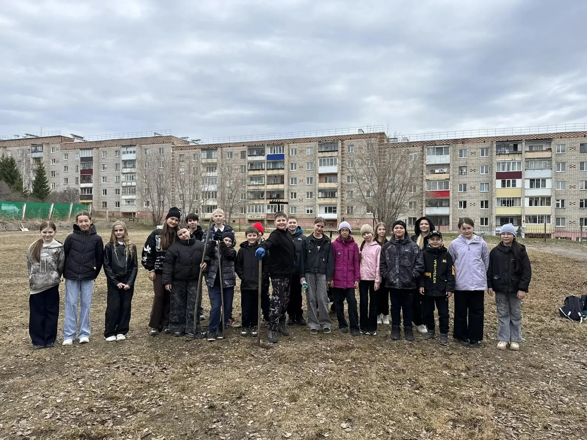 Весна пришла — порядок навели! 🌿  🌿9 апреля 2026 года обучающиеся нашей гимназии дружно вышли на тра
