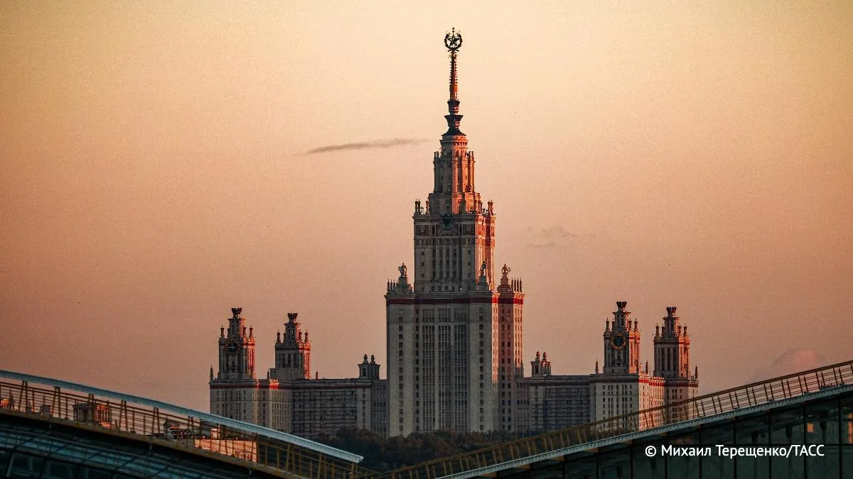 МГУ, МГТУ и РУДН стали лидерами среди 33 российских вузов, вошедших в QS World Universi...