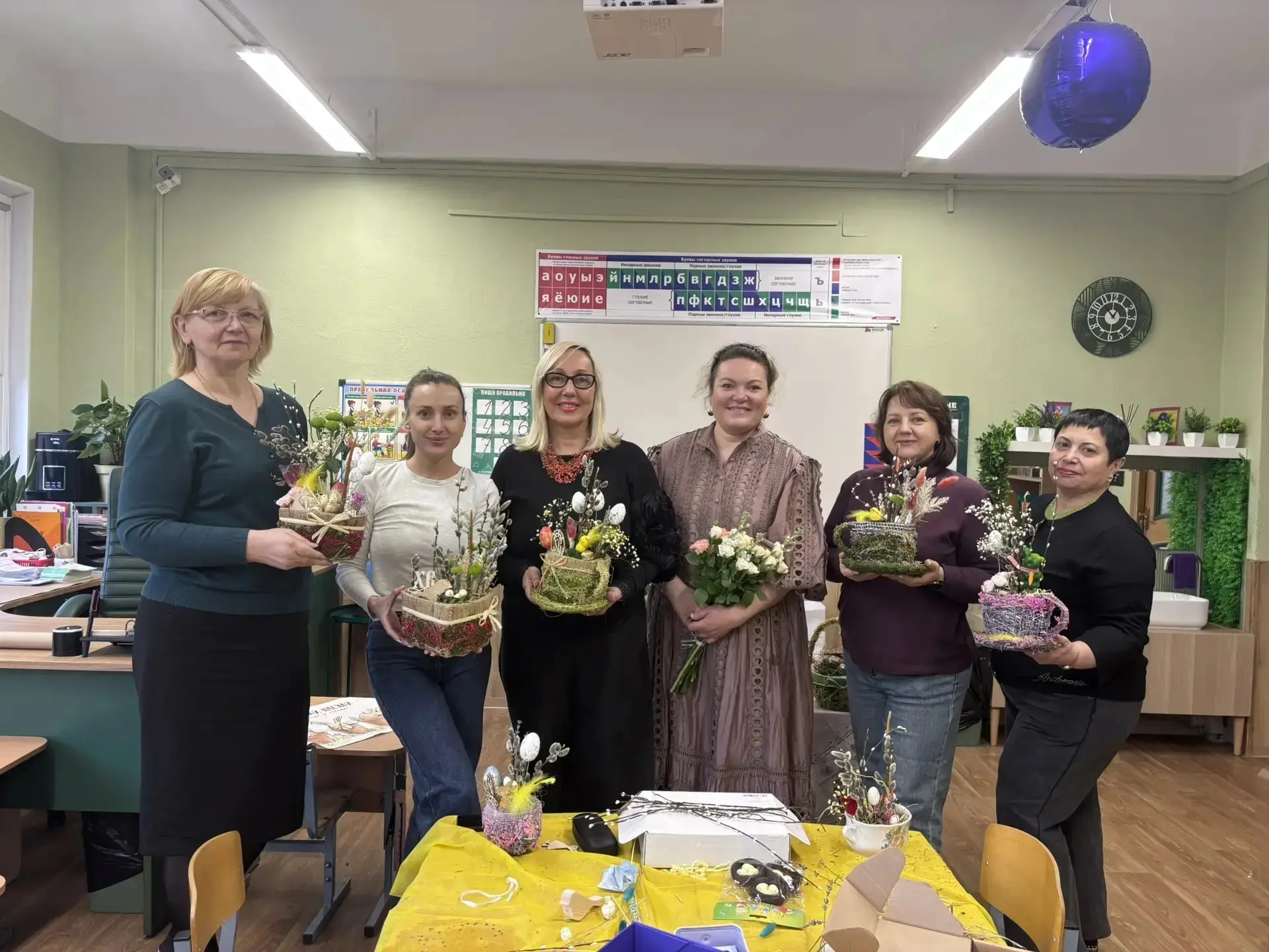 ✨ Весна — время вдохновения, а каникулы — время для творчества!  Пока лицеисты отдыхали, наши педаго