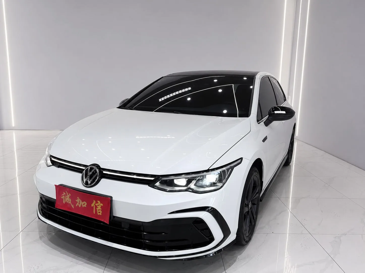 📌 Авто: Volkswagen Golf
◉ Год: 2023
◉ Пробег: 25.300км
◉ Двигатель: бензин 1.4л. 150 л.с.
◉ Привод:
