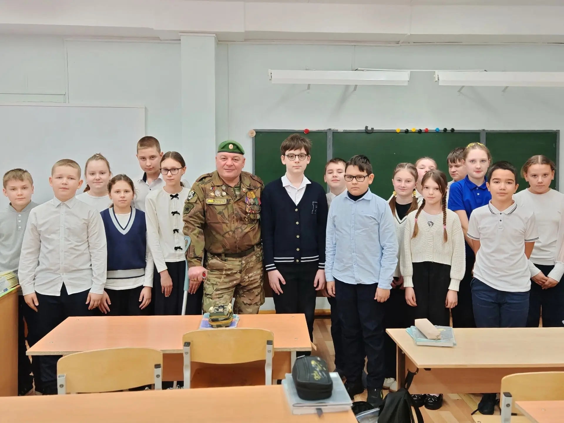 В рамках месячника защитников Отечества ежегодно в ревдинских школах проводятся «Уроки ...