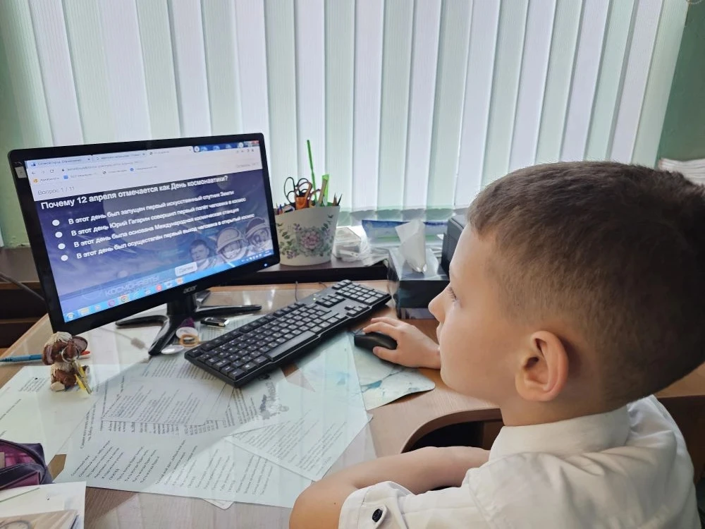 ✍️💻 КОСМОДИКТАНТ НА НЕДЕЛЕ КОСМОНАВТИКИ  💫 Гимназисты  2 "А" и 4 "А" классов приняли участие в космо