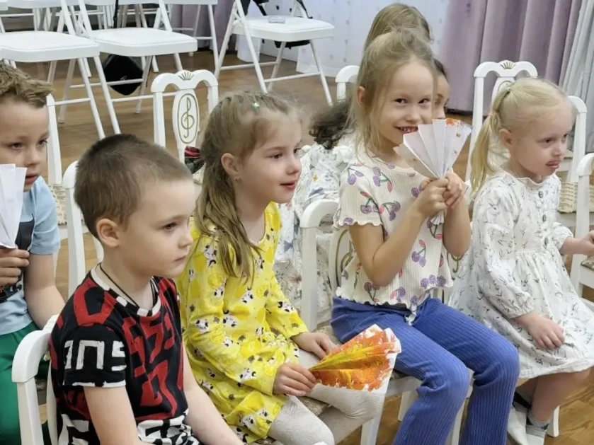 🎭 26 марта в группе «Рябинка» прошло яркое и по-настоящему тёплое мероприятие, приуроченное ко Всеми