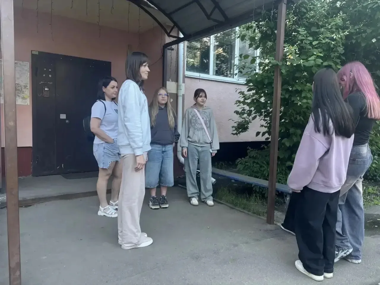 ✨Вечерний рейд: педагоги и родители — за безопасность детей!
✨Вечером на улицах нашего села прошло с