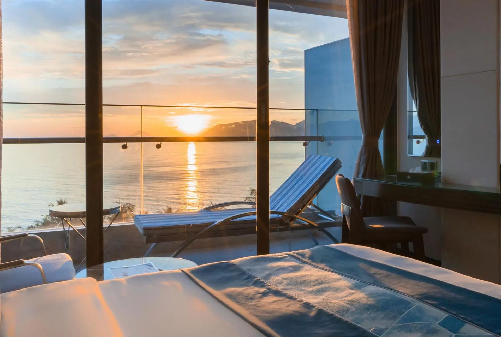 отель Queen Ann Nha Trang 5*