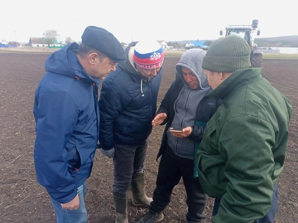 🧠 Почва, дроны и точность до метра  Ученые БашГАУ превращают поле в высокотехнологичную лабораторию.