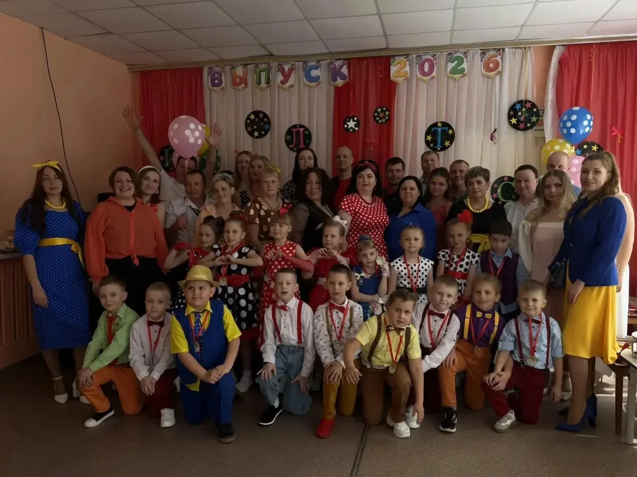 🎉 Выпускной в группе «Мулятишки» — стиль, драйв и море улыбок! 🎉

Вчера наш детский сад наполнился