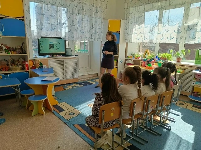 🌟  Продолжаются открытые занятия! 🌟

В группе прошло увлекательное занятие на тему «Профессии»! 👨