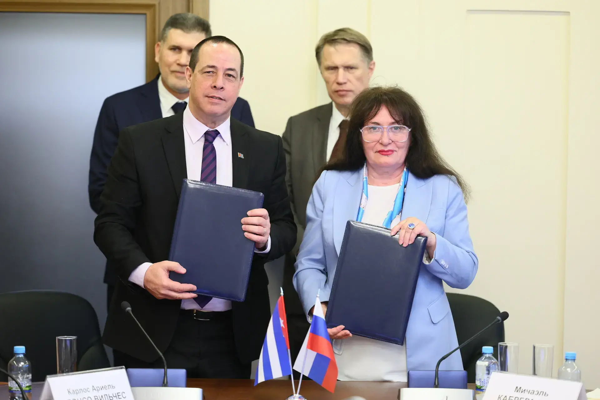 🌐 Михаил Мурашко провел встречу с вице-премьером Кубы Оскаром Перес-Оливой Фрагой  В Санкт-Петербург