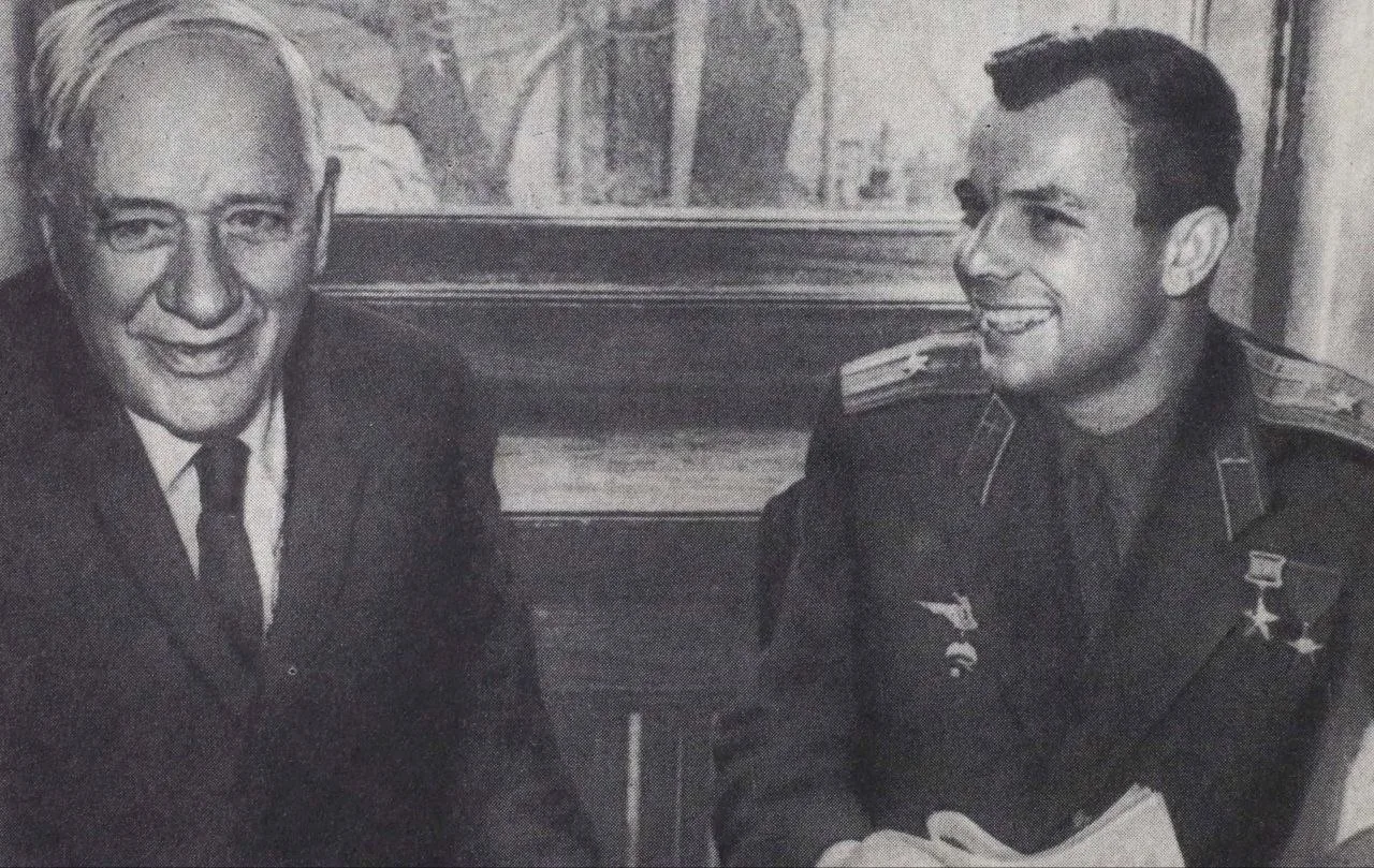 Юрий Гагарин очень волновался перед встречей с ним. Ведь любимый писатель детства!