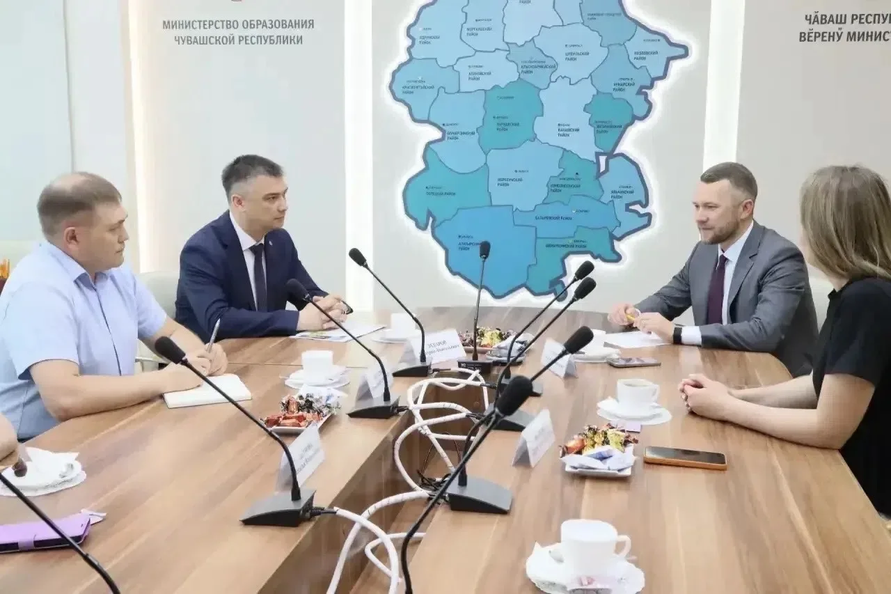Дмитрий Захаров:

☝️«В Чувашии выстроена одна из лучших практик работы с родителями», — с этих слов 